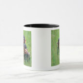 Drei junge Schimpansen (Pantroglodytes) herein Tasse (Zentrum)