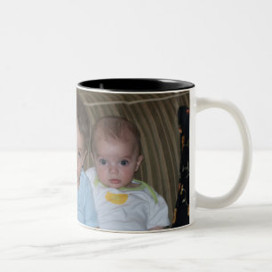 Drei Jungen Zweifarbige Tasse