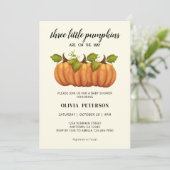 Drei kleine Pumpkins Triplets Fall Baby Dusche Einladung (Stehend Vorderseite)