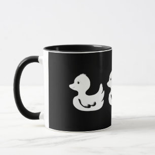 Drei kleine weiße Enten Milch und Kaffee Tasse