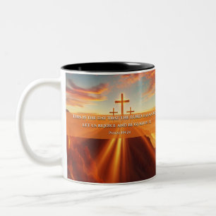 Drei Kreuze in der Wüste Zweifarbige Tasse