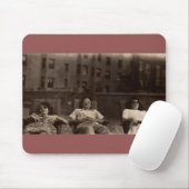 Drei Leute entspannen sich auf dem Dach der 40er J Mousepad (Mit Mouse)