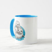 Drei liebenswerte Robbenbabys mit großen Augen. Tasse (Vorderseite Links)