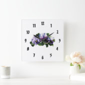 Drei Lila Stiefmütterchen Quadratische Wanduhr (Zuhause)