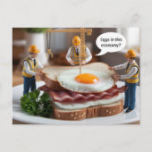 Drei lustige Bauarbeiter machen Sandwich Postkarte (Vorderseite)
