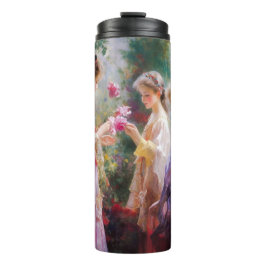 Drei Mädchen spielen im Garten Thermosbecher