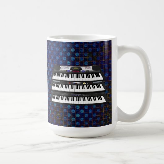 Drei moderne Tastaturen: Synthesizer: Tasse (Rechts)