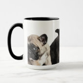 Drei Mops Welpen Tasse (Links)