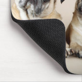 Drei Möpsen nacheinander Mousepad (Ecke)