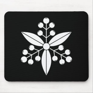 Drei Nandina-Früchte mit Blätter Mousepad