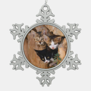 Drei Niedliche Neugierige Katzen Kätzchen Faces Fu Schneeflocken Zinn-Ornament