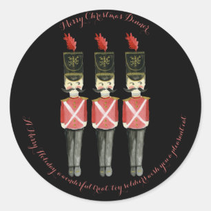 Drei Nutcrackers schwarz und rot Runder Aufkleber