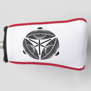 Drei offene japanische Regenschirme Golf Headcover