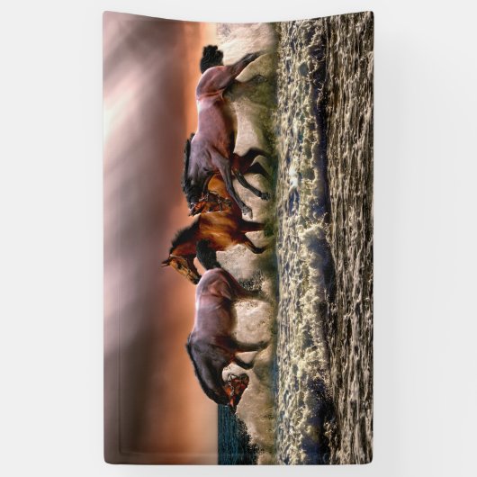 Drei Pferde Trotting im Ozean Banner (Vertikal)