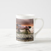 Drei Pferde Trotting im Ozean Porzellantasse (Rechts)