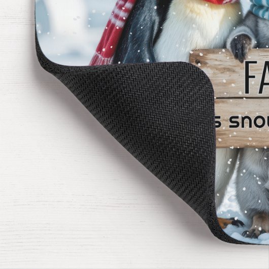 Drei Pinguine mit Holzschild Mousepad (Ecke)