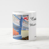 Drei Pumpkins auf einem Schritt - Martha's Vineyar Jumbo-Tasse (Vorderseite)