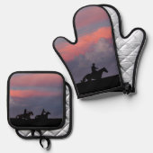 Drei Reiter, ein Horizont Ofenhandschuh & Topflappen-Set (Vorderseite/Rückseite)