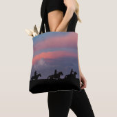 Drei Reiter, ein Horizont Tasche (Von Nahem)