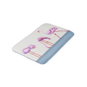 Drei rosa Flamingos Badematte (Schrägansicht)