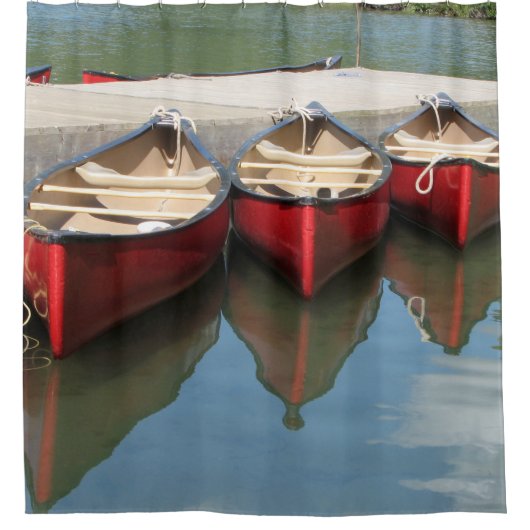 Drei rote Kanus Rustikaler Duschvorhang (Vorderseite)