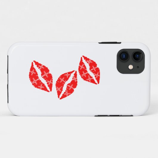 Drei rote Lipstick Kisses mit weißem Muster Gesche Case-Mate iPhone Hülle (Rückseite (Horizontal))