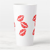 Drei rote Lipstick Kisses mit weißem Muster Gesche Milchtasse (Vorderseite)