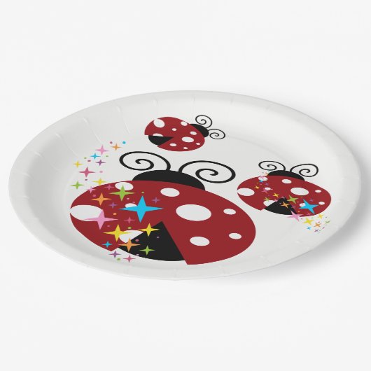 Drei rote und schwarze Ladybude mit Sternen Pappteller (Schrägansicht)