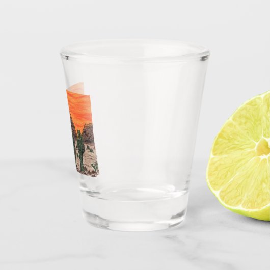 Drei Saguaro Cacti in einem schönen Wüstenuntergan Schnapsglas (Rechts)