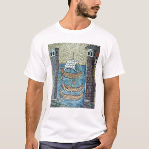 Drei Schiffe, die den Hafen von Ravenna kommen T-Shirt