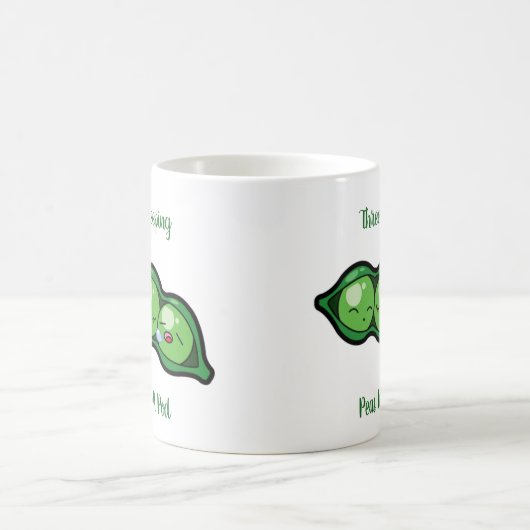 Drei Schlafenerbsen in einer Hülse Kaffeetasse (Mittel)