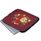 Drei Schmuckstücke Rose Laptopschutzhülle (Vorne Knopf)