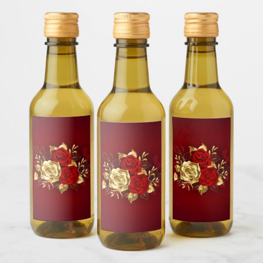 Drei Schmuckstücke Rose Weinetikett (Flaschen)