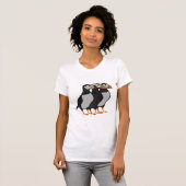 Drei schöne Puffin Stehender Cartoon T-Shirt (Vorne ganz)