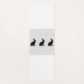 Drei schwarz sitzende Kaninchen-Silhouetten Polka Yogamatte (Rückseite)
