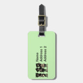 Drei schwarze Katzen spielen Musikinstrumente grün Gepäckanhänger (Vorderseite vertikal)