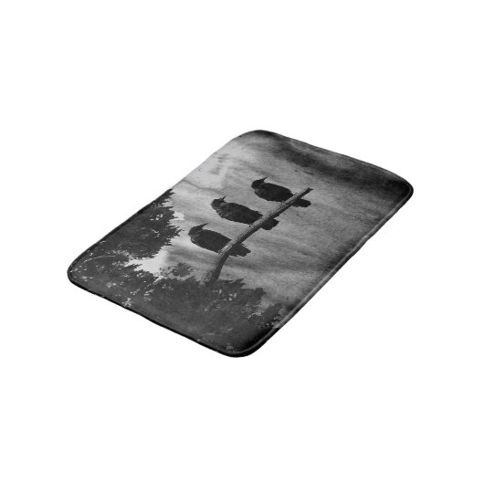 Drei schwarze und weiße Krähen Badematte (Schrägansicht)