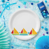 Drei Segel-Boote in den hellen Farben Pappteller (Party)