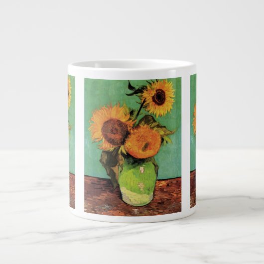 Drei Sonnenblumen in einer Vase von Vincent van Go Jumbo-Tasse (Vorderseite)