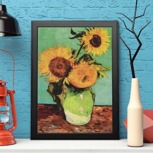 Drei Sonnenblumen in einer Vase von Vincent van Go Poster