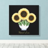 Drei Sonnenblumen mit Herz-Blätter in einer Vase Leinwanddruck (Insitu (Holzboden))