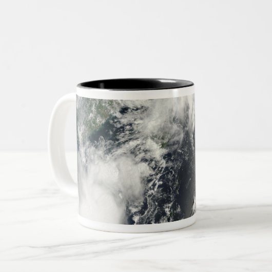 Drei starke Stürme Zweifarbige Tasse (Vorderseite Links)