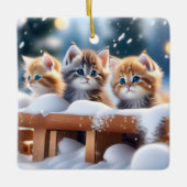 Drei Tabby Katzen spielen im Schnee Keramikornament (Vorderseite)