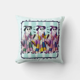 Drei tanzende Geister in Hexenhasen Kissen