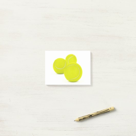 Drei Tennisbälle Post-it Klebezettel (Auf Schreibtisch)