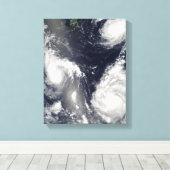 Drei verschiedene Taifune Leinwanddruck (Insitu (Holzboden))