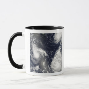 Drei verschiedene Taifune Tasse