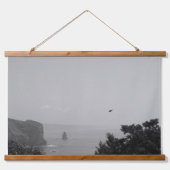 Drei Wandteppiche aus Holz auf der Erde (Vorderseite 3)