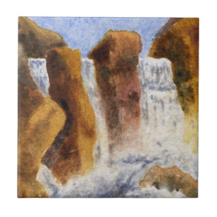 Drei Wasserfälle fallen von großen Felsen ab Fliese