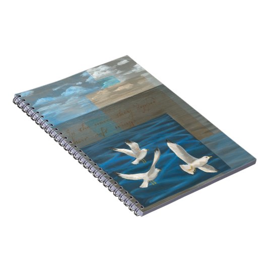 Drei weiße Möwen, die über Wasser fliegen Notizblock (Rechte Seite)